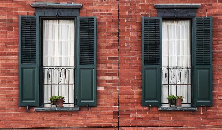 Choosing the Right Color Shutters for Your Red Brick House